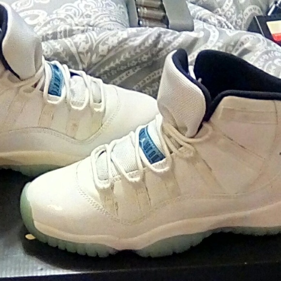 Jordan 11 Retro Kids - Picture 2 of 6